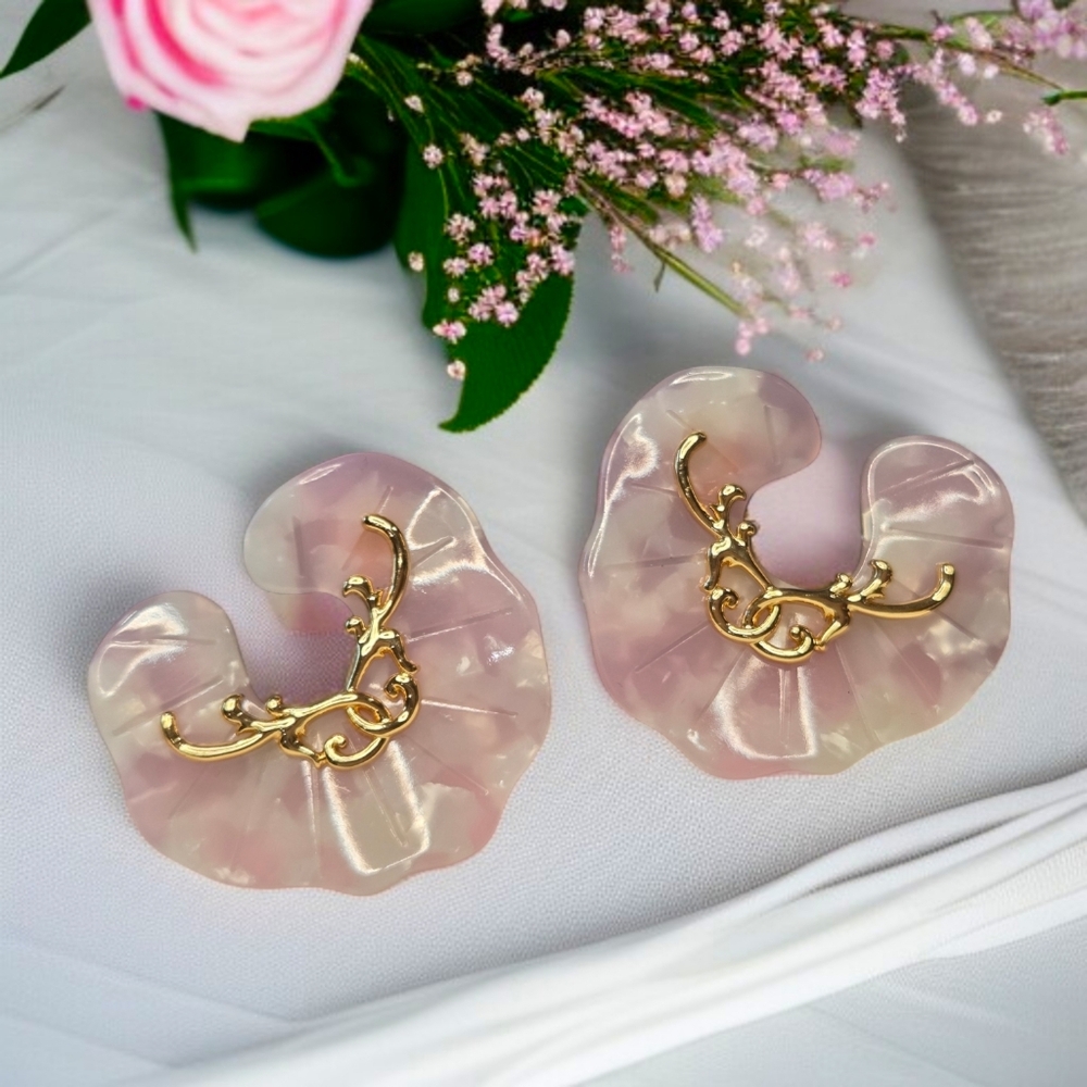 Lele Sadoughi Pink White Scalloped Lucite Gold Plated Branch Statement Earrings